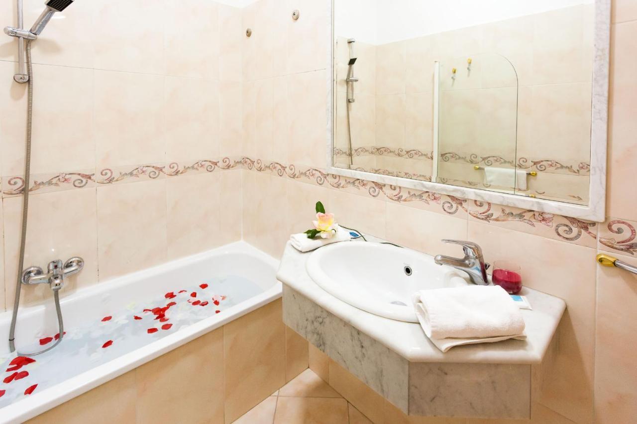 Hotel Suite Caesar Rome Exterior photo