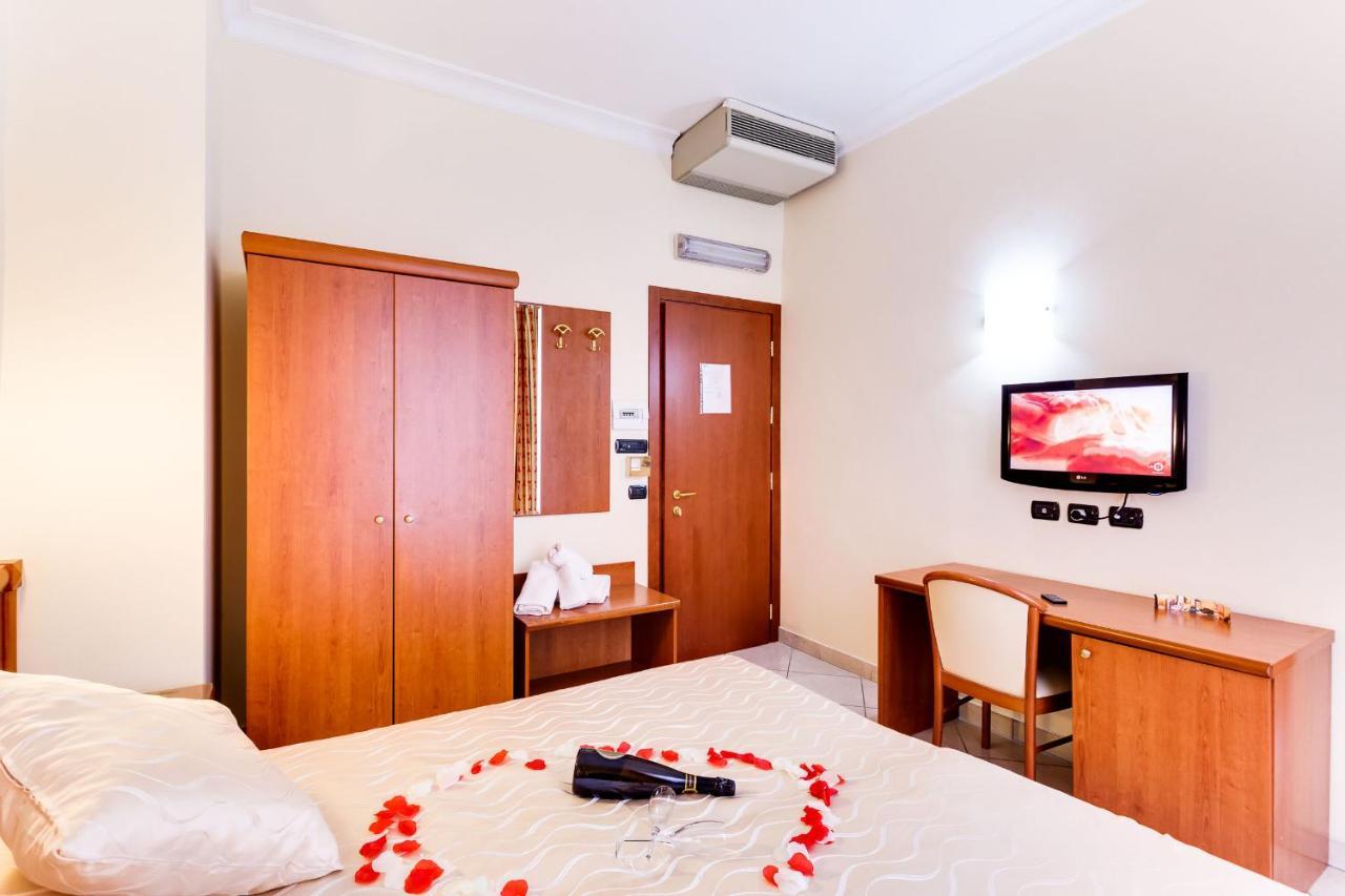 Hotel Suite Caesar Rome Exterior photo