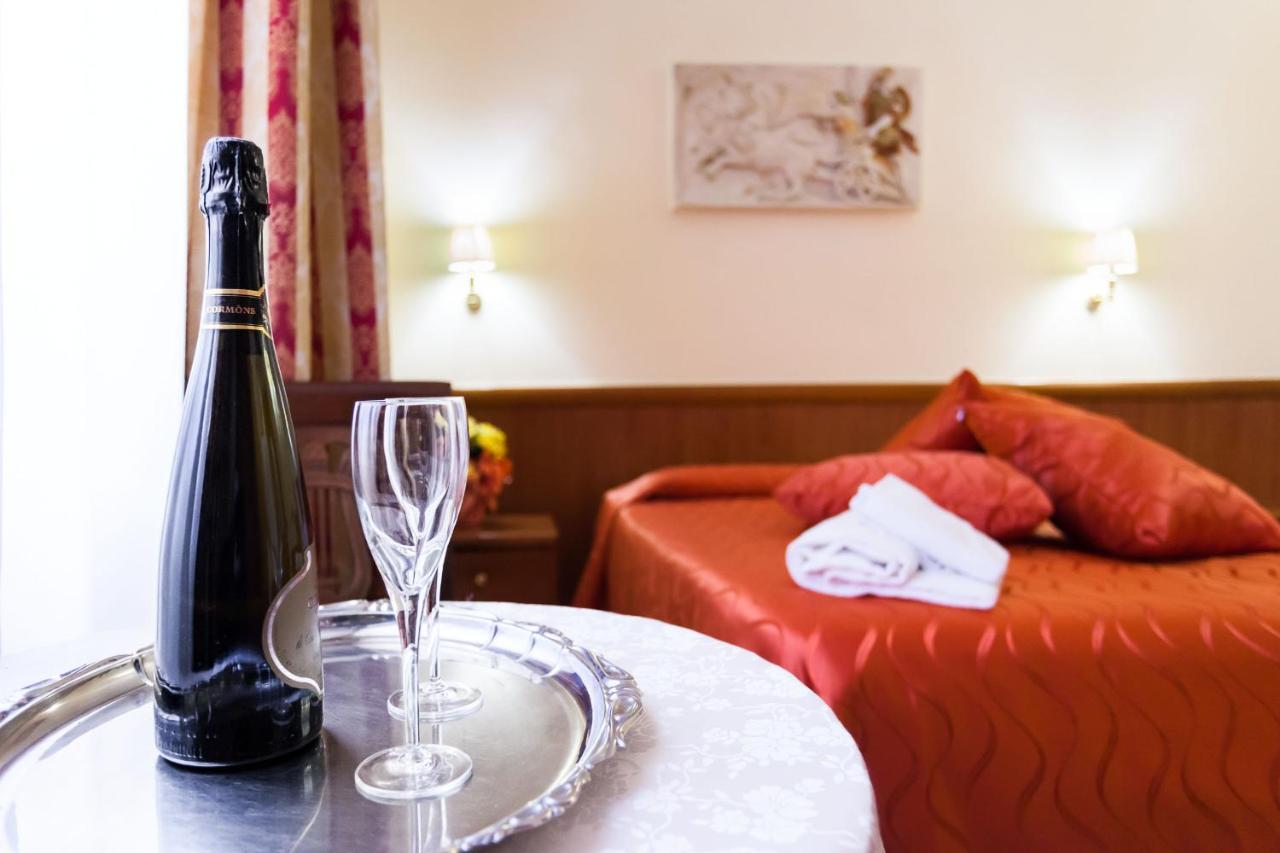 Hotel Suite Caesar Rome Exterior photo