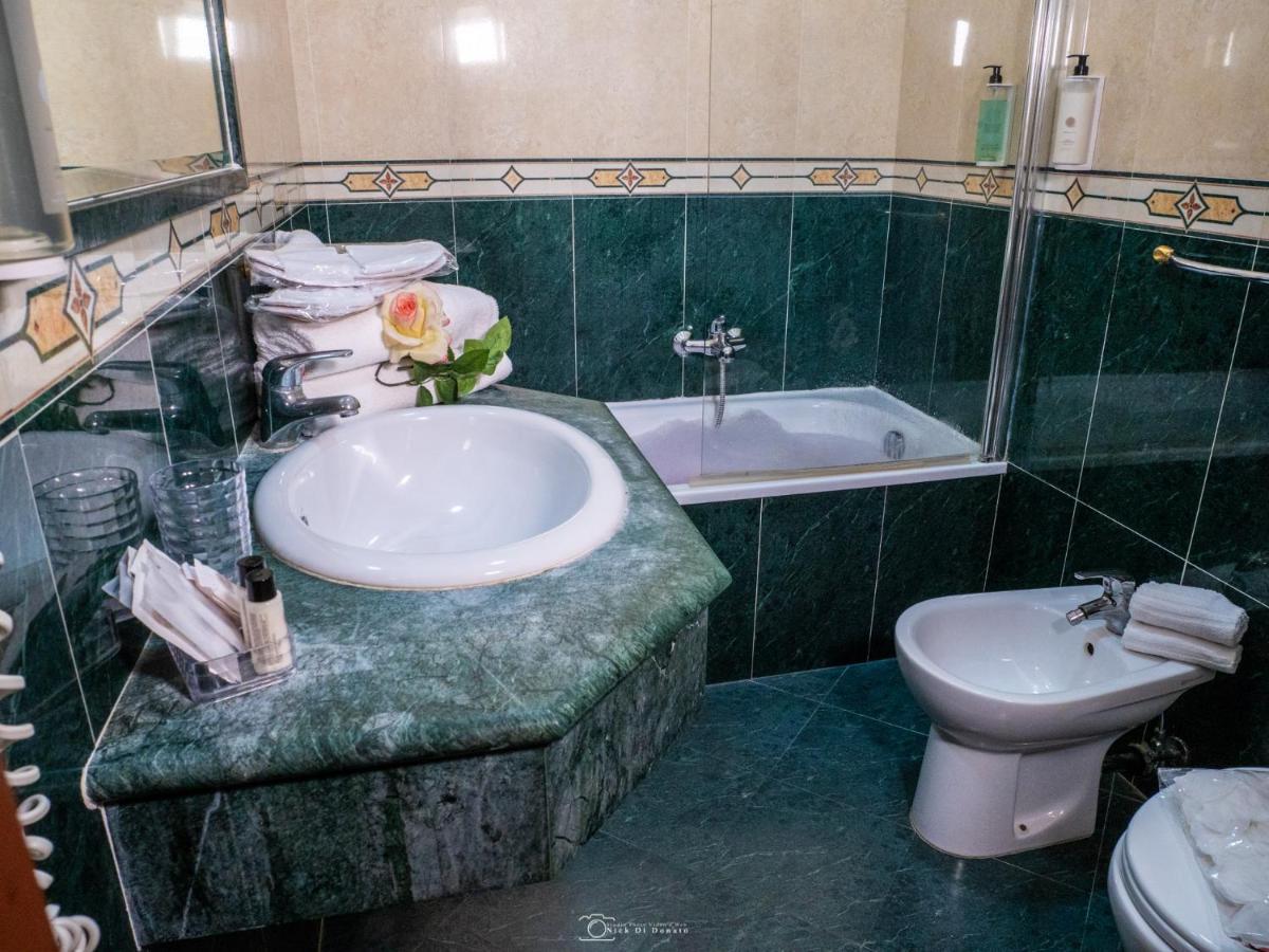 Hotel Suite Caesar Rome Exterior photo