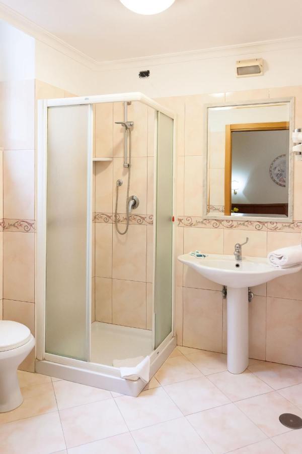 Hotel Suite Caesar Rome Exterior photo